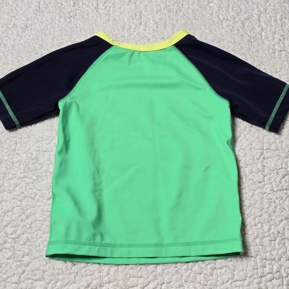 Old Navy Short Sleeve Pineapple Print Rashguard Size 2T - Picture 5 of 7